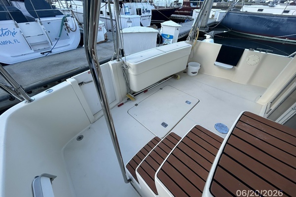 2004 Mainship 40