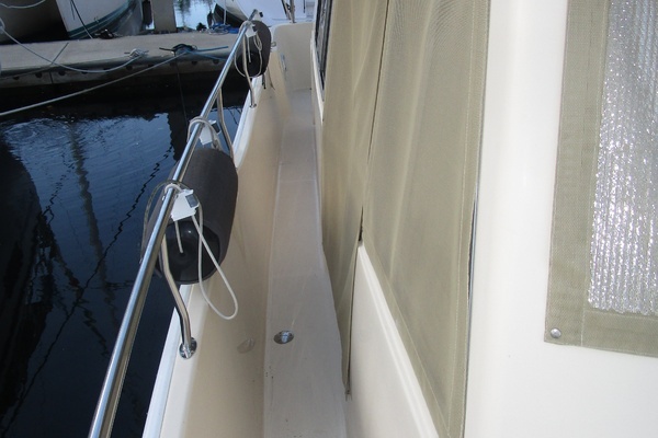 2004 Mainship 40