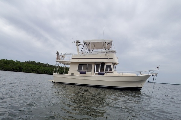 2004 Mainship 40