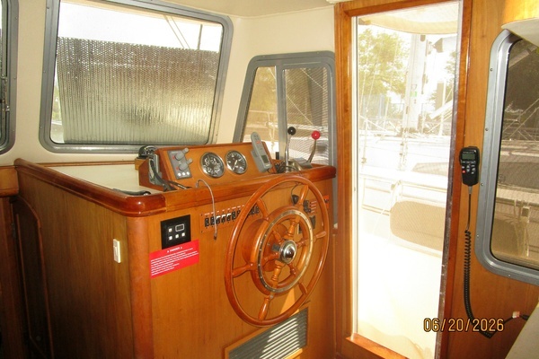 2004 Mainship 40