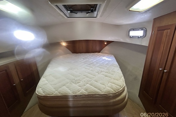 2004 Mainship 40