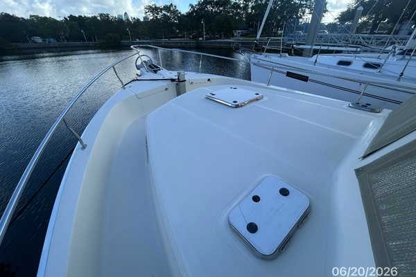 2004 Mainship 40