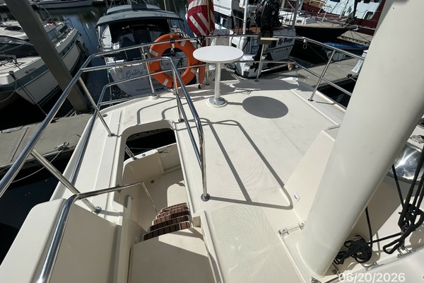 40' Mainship sundeck aft