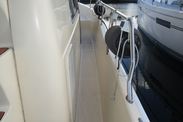 2004 Mainship 40