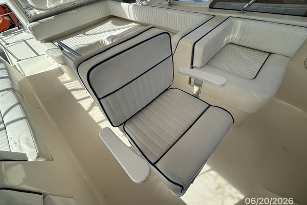 2004 Mainship 40