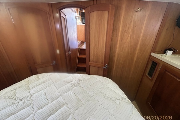 2004 Mainship 40