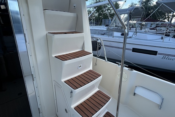 2004 Mainship 40