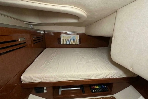 27ft Sea Ray Yacht For Sale