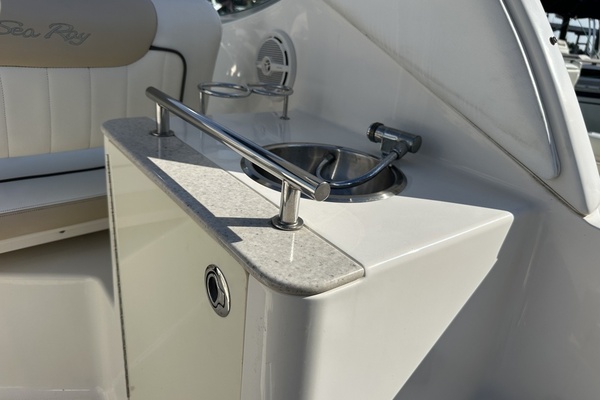 26ft Sea Ray Yacht For Sale