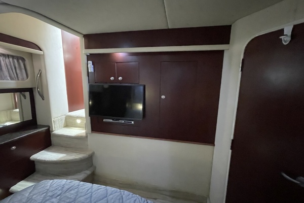 Inconspicious 40ft Sea Ray Yacht For Sale