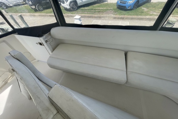Inconspicious 40ft Sea Ray Yacht For Sale