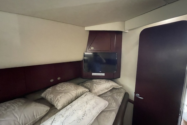 Inconspicious 40ft Sea Ray Yacht For Sale