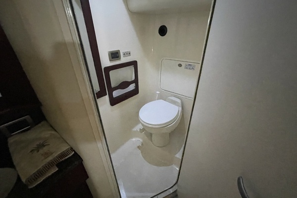 Inconspicious 40ft Sea Ray Yacht For Sale