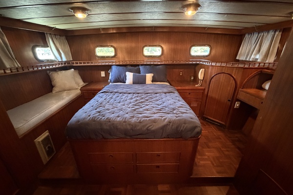 50ft Marine Trader Yacht For Sale