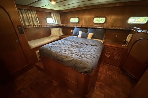 50ft Marine Trader Yacht For Sale