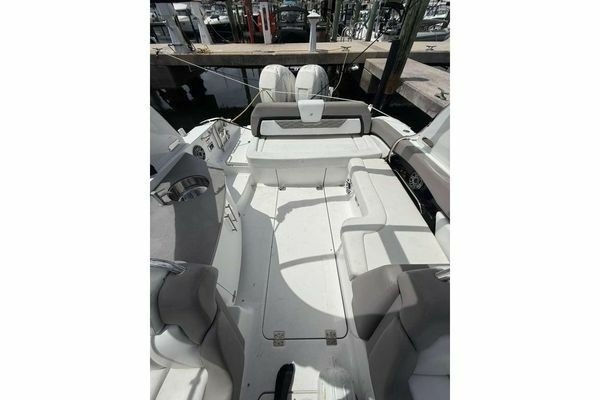 29ft Four Winns Yacht For Sale