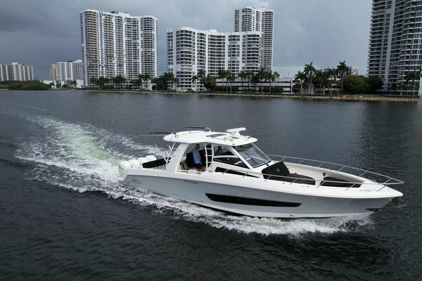 42ft Boston Whaler Yacht For Sale