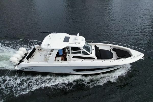 42ft Boston Whaler Yacht For Sale