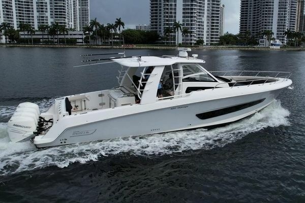 2020 Boston Whaler 42