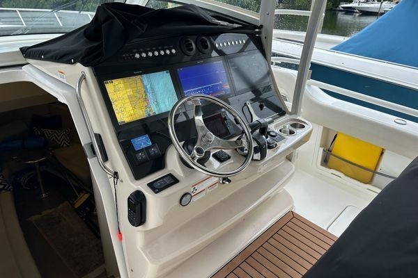 42ft Boston Whaler Yacht For Sale