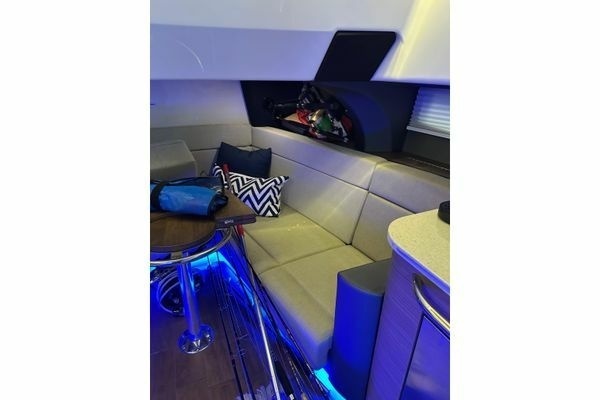 Boston Whaler 420 Outrage Yacht For Sale