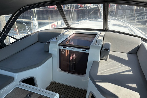51ft Jeanneau Yacht For Sale