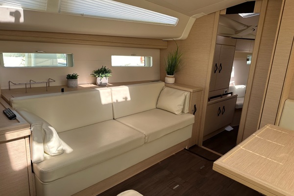51ft Jeanneau Yacht For Sale
