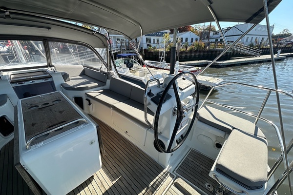 51ft Jeanneau Yacht For Sale