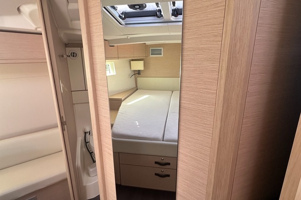 51ft Jeanneau Yacht For Sale