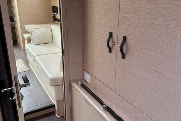 Jeanneau 51 Yacht For Sale