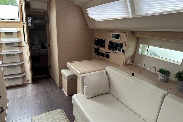Jeanneau 51 Yacht For Sale