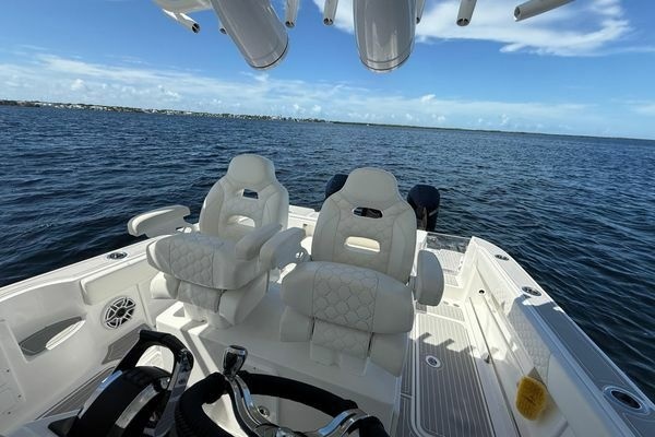 35ft Hydra Sports Yacht For Sale