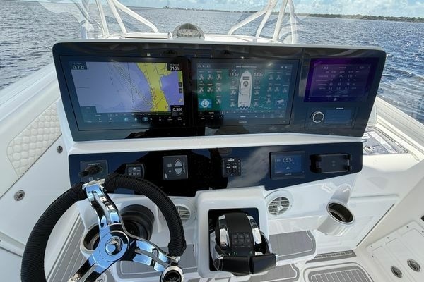 35ft Hydra Sports Yacht For Sale