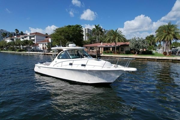 31ft Pursuit Yacht For Sale