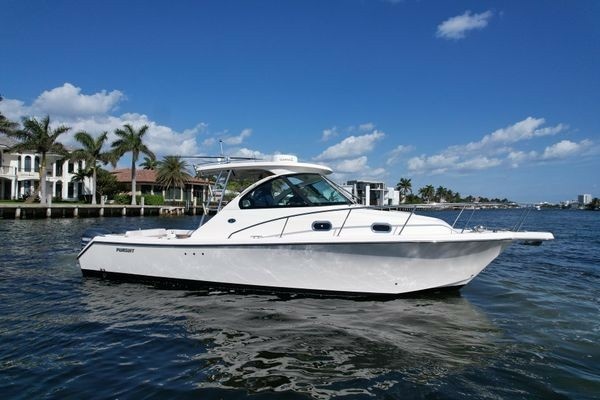 31ft Pursuit Yacht For Sale