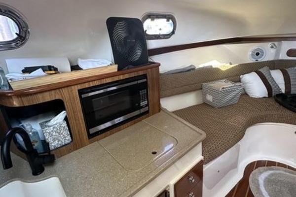31ft Pursuit Yacht For Sale