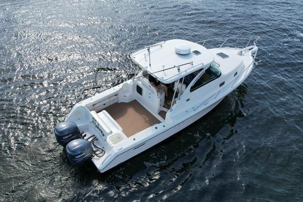 31ft Pursuit Yacht For Sale