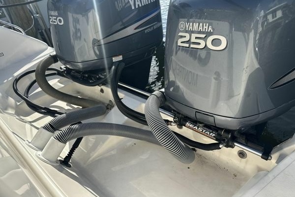 31ft Pursuit Yacht For Sale