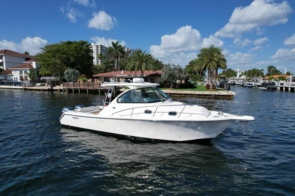 31ft Pursuit Yacht For Sale