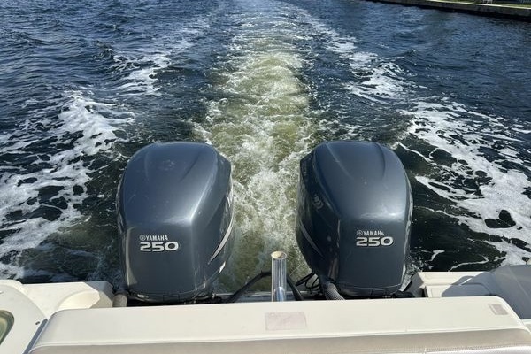 31ft Pursuit Yacht For Sale
