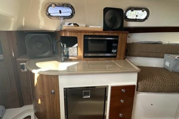 31ft Pursuit Yacht For Sale