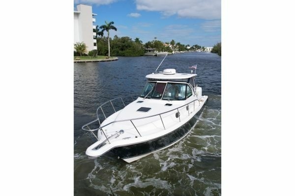 2008 Pursuit 33