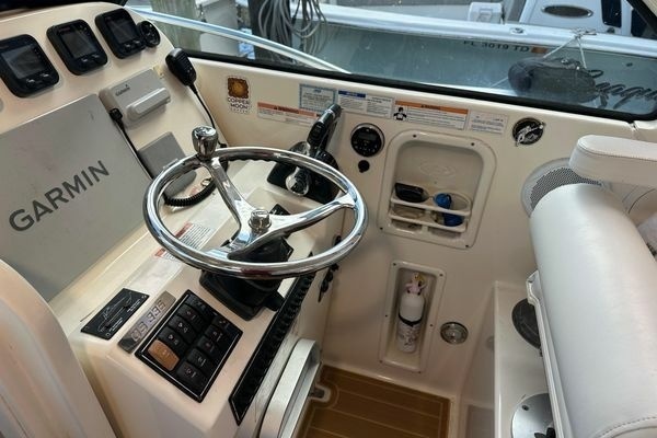 2008 Pursuit 33