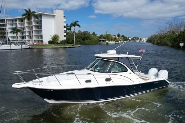 33ft Pursuit Yacht For Sale
