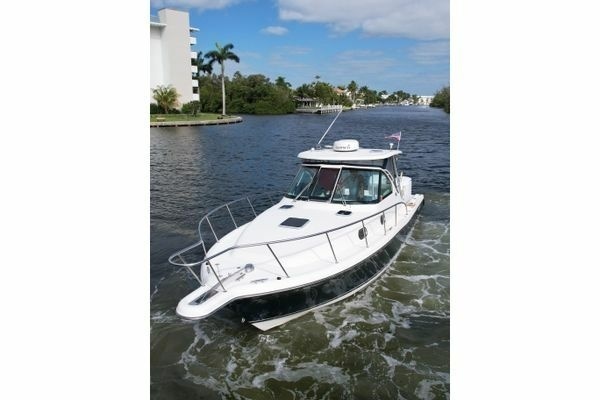 2008 Pursuit 33