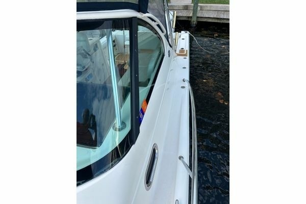 2008 Pursuit 33