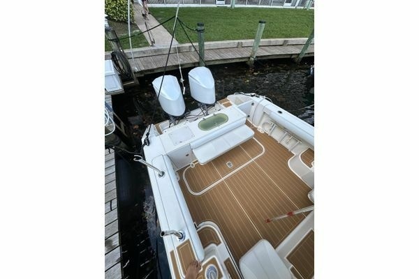 2008 Pursuit 33