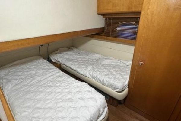 57ft Uniesse Yacht For Sale