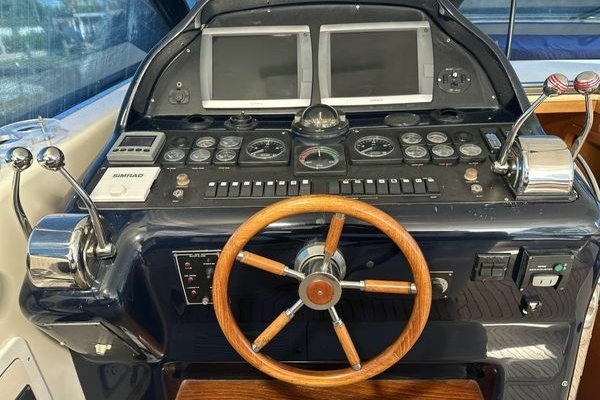 57ft Uniesse Yacht For Sale