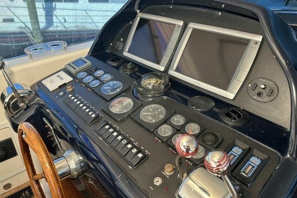 57ft Uniesse Yacht For Sale